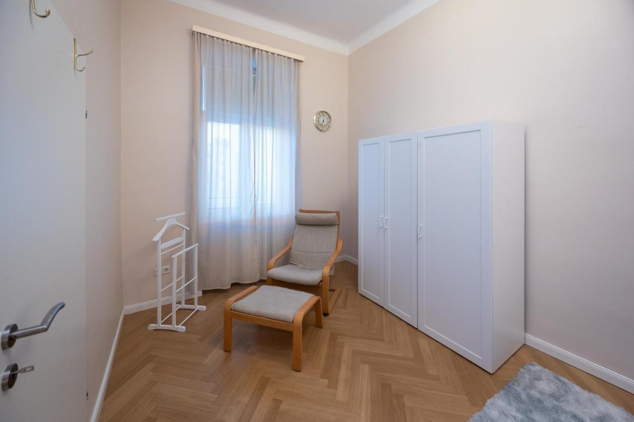 Charming Apartment Near Prater Vienna Luaran gambar